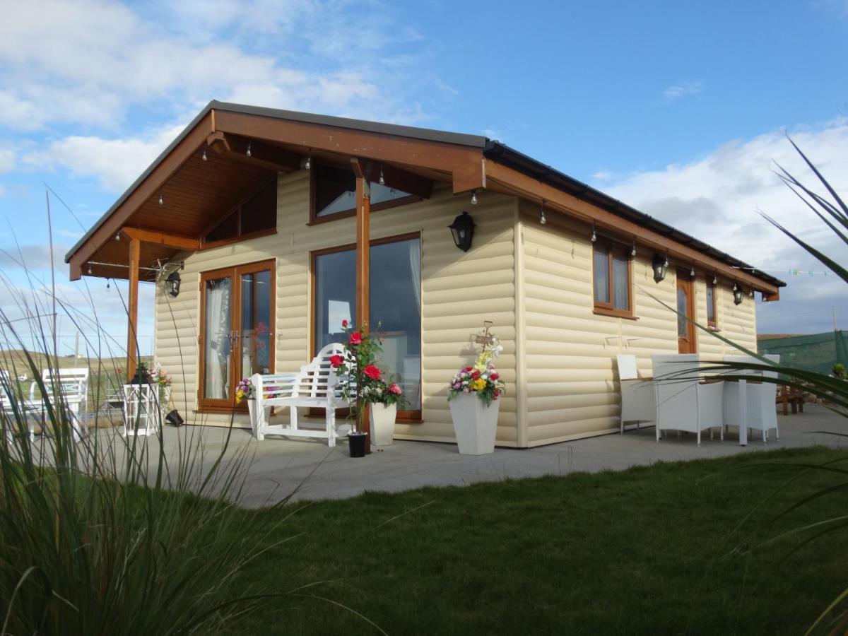 West Horizon Holiday Cottage 로친버 외부 사진