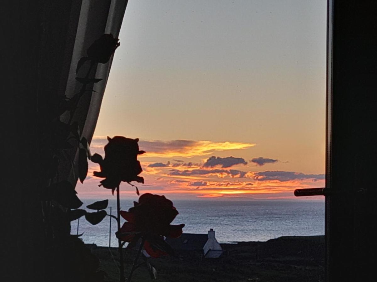 West Horizon Holiday Cottage 로친버 외부 사진