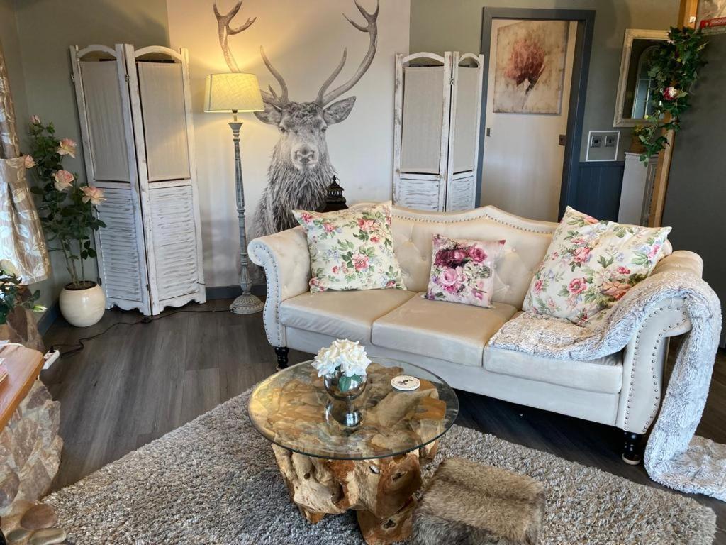 West Horizon Holiday Cottage 로친버 외부 사진